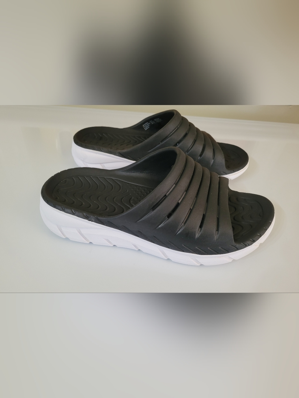 Women's Avia High Tail Collection Slides Size 9 Black